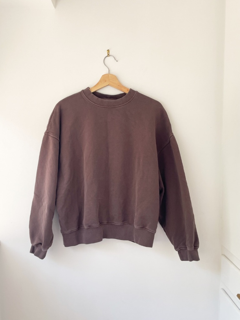 Raw Neck Cropped Crewneck Sweatshirt โ M โ MATE the Label